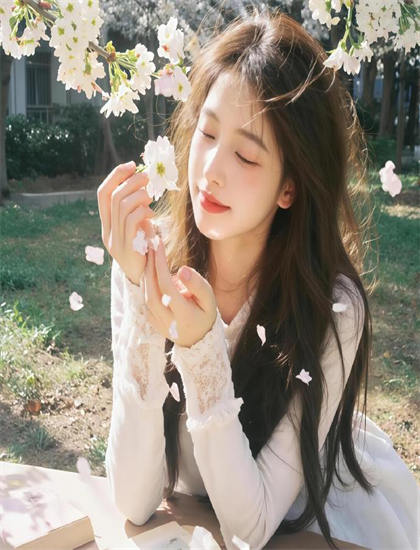 深度影评 特效师技术实现揭秘《战时女王》导演的艺术风格与视觉语言